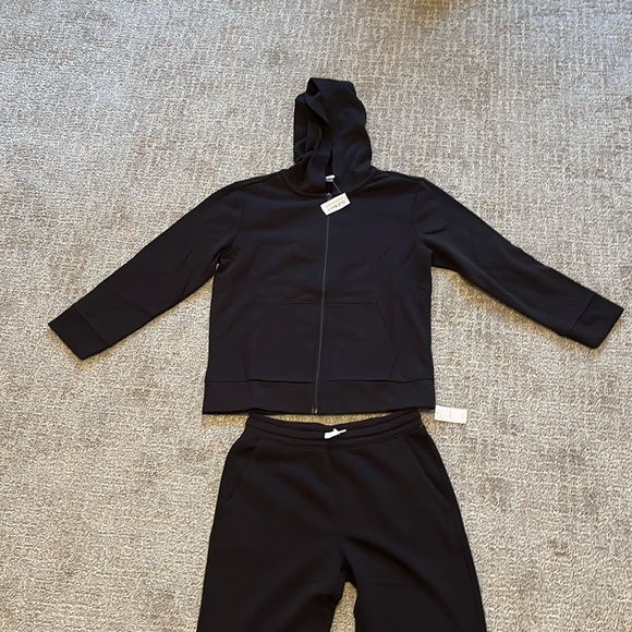 Old Navy Girls 2 piece black sweatershirt & jogger set - Picture 3 of 6